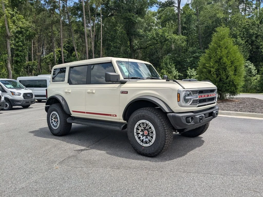 2026 Ford Bronco Outer Banks 4x4's photo