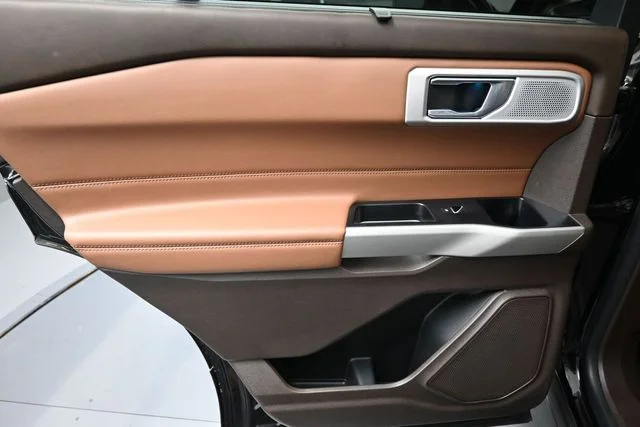Used 2021 Black Ford King Ranch image 9