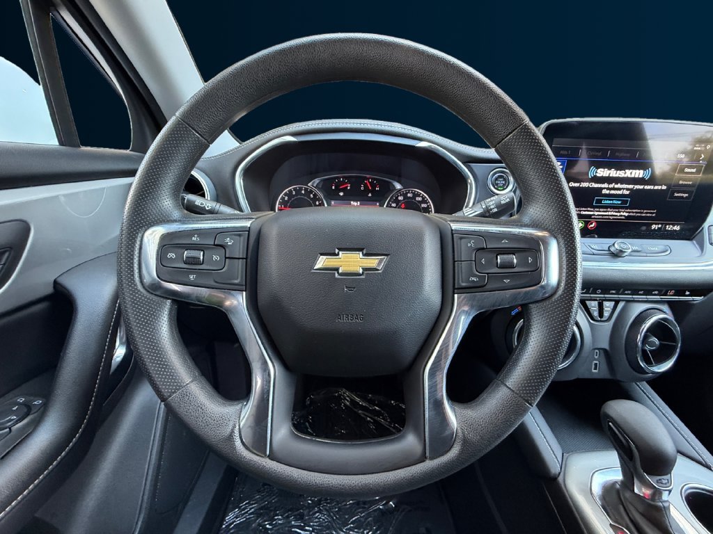 Used 2025 White Chevrolet LT image 13