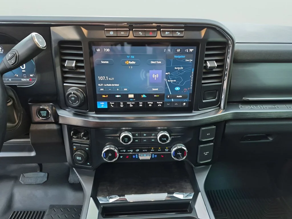 Used 2023 White Ford Lariat image 33