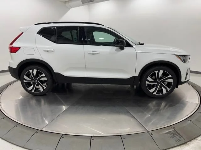 2026 Volvo XC40 Ultra - Photo 6