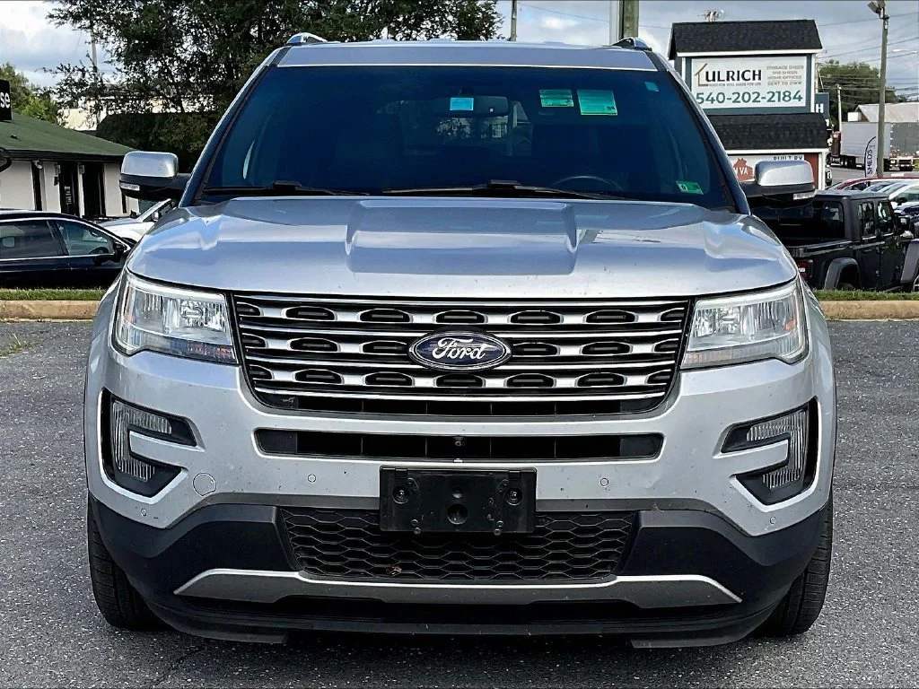 Used 2016 Ingot Silver Metallic Ford Limited image 11