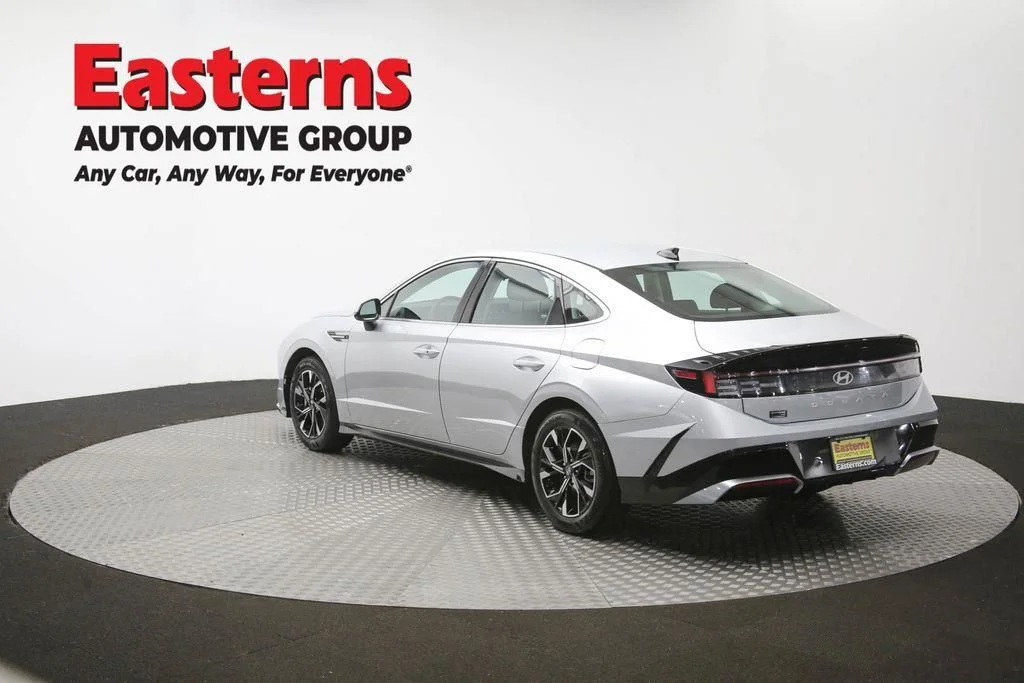 Used 2025 Silver Hyundai SEL image 67