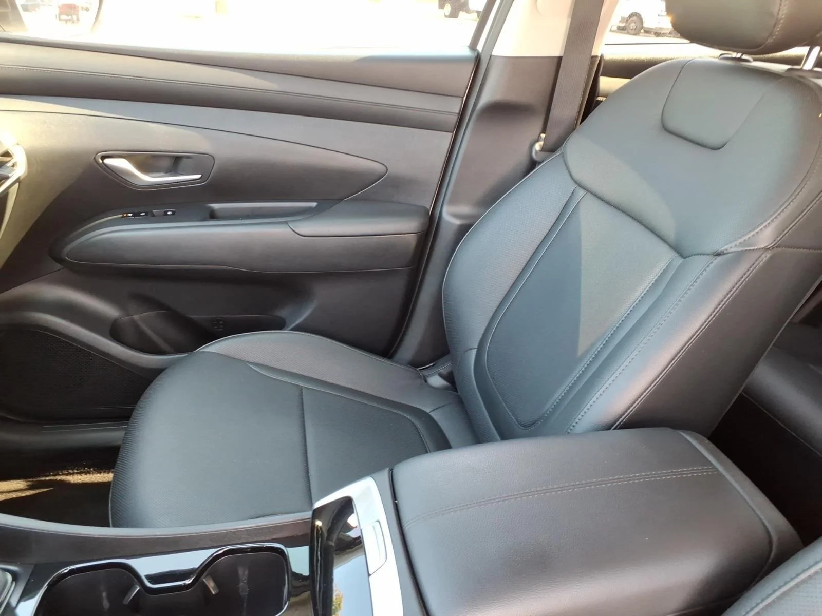 Used 2025 Serenity White Pearl Hyundai SEL Convenience image 21