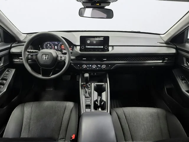 Used 2025 Gray Honda SE image 18