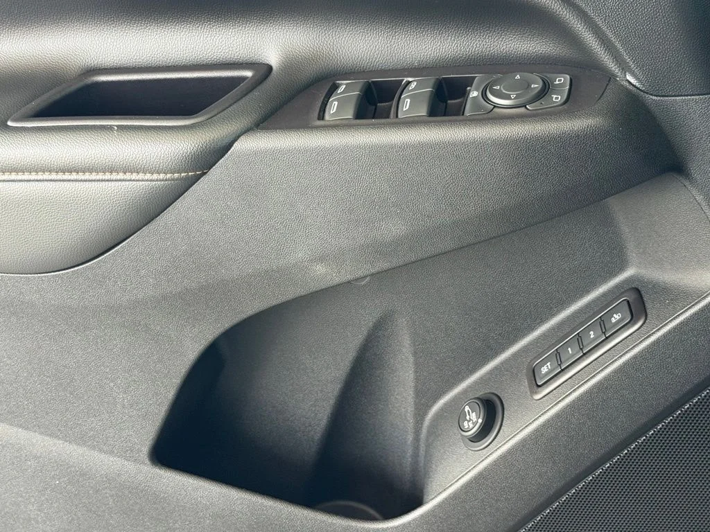 Used 2020 Silver Chevrolet Premier image 34