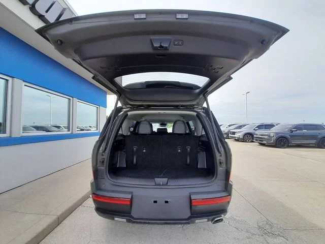 Used 2024 Green Hyundai SEL image 59