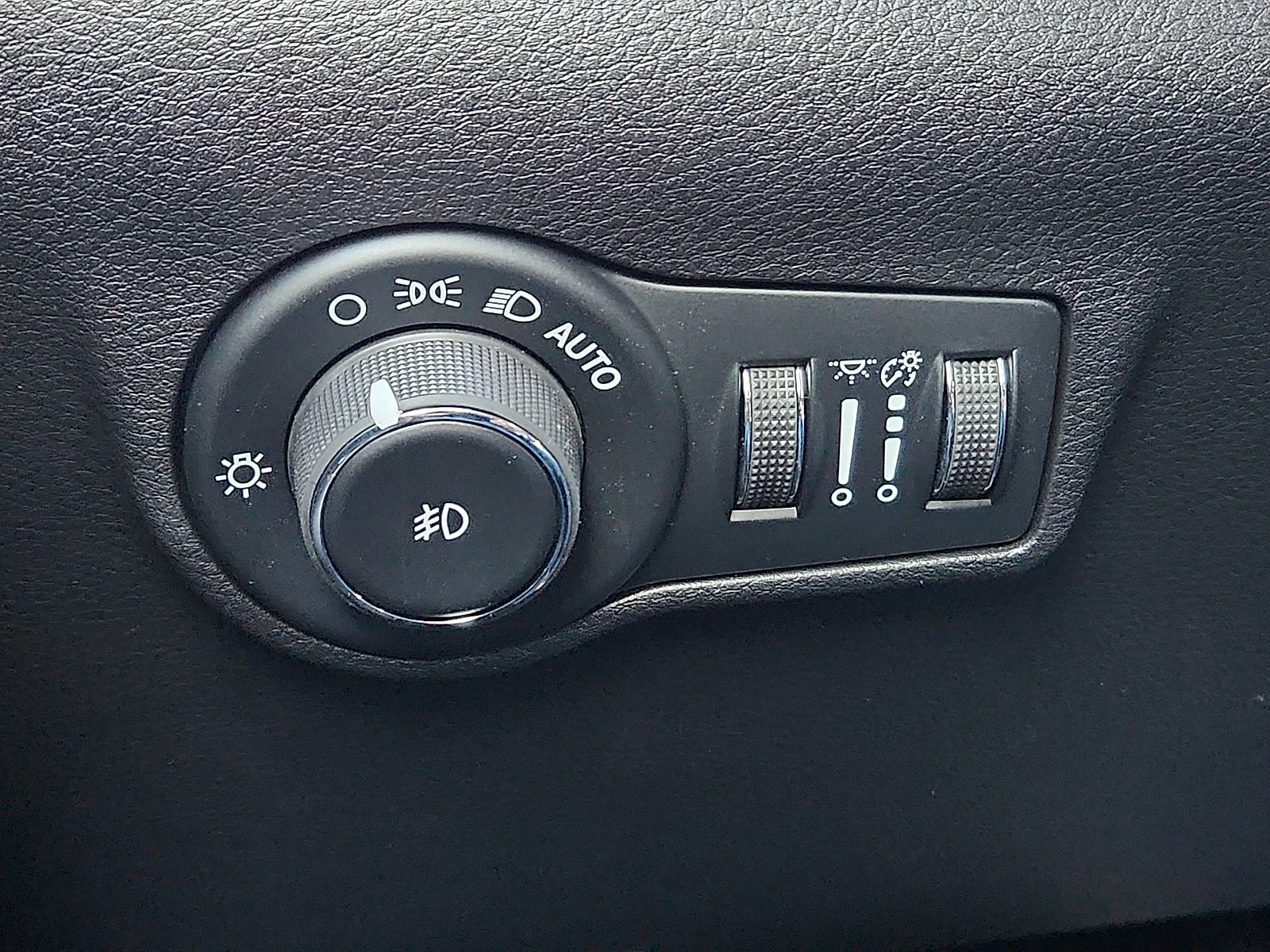 New 2026 Blue Jeep LATITUDE ALTITUDE 4X4 image 17