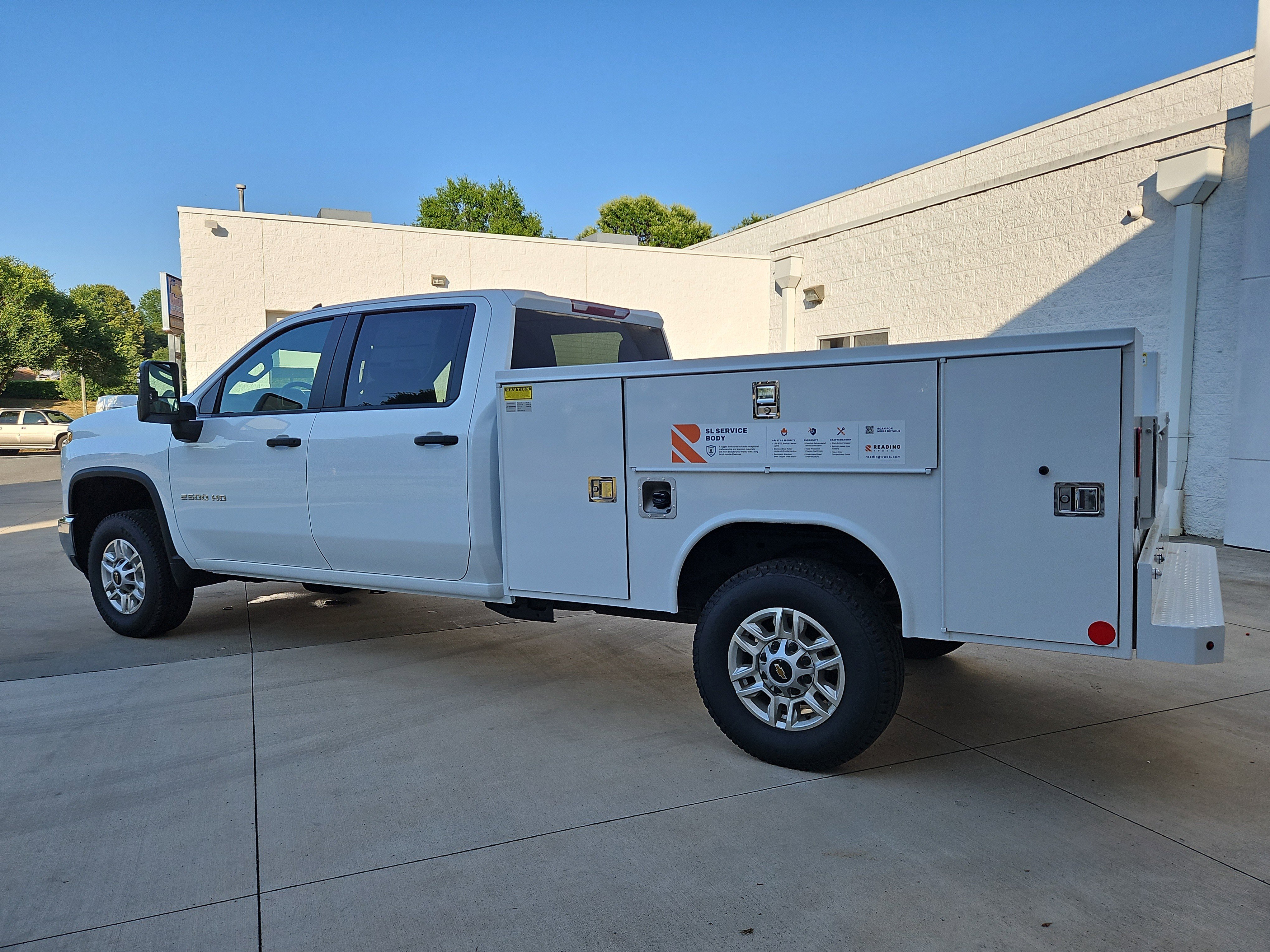 New 2026 Summit White Chevrolet WT image 3