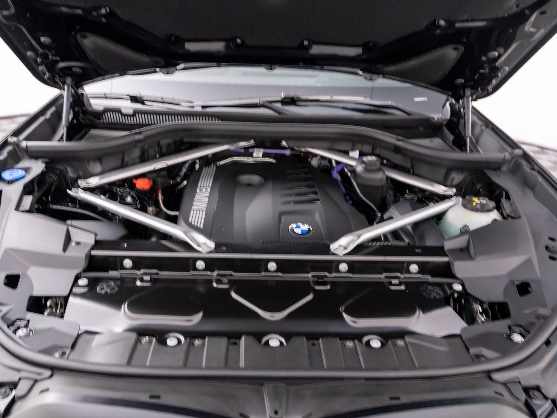 New 2026 Black Sapphire Metallic BMW xDrive40i image 28