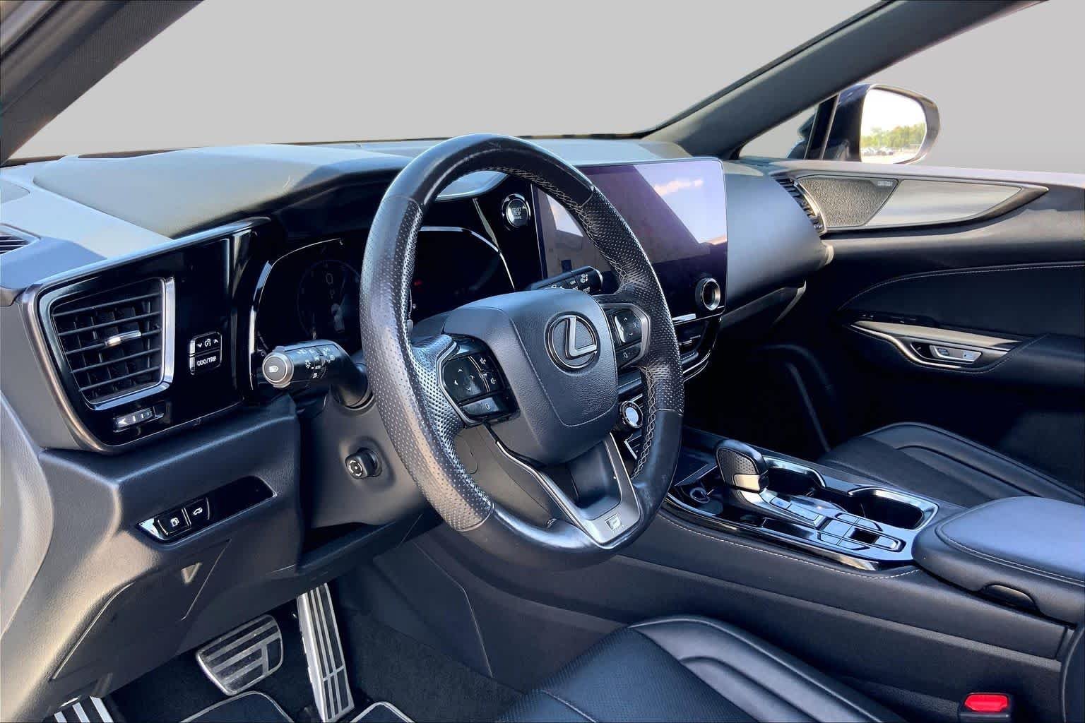 Used 2024 Atomic Silver Lexus F SPORT Handling image 17