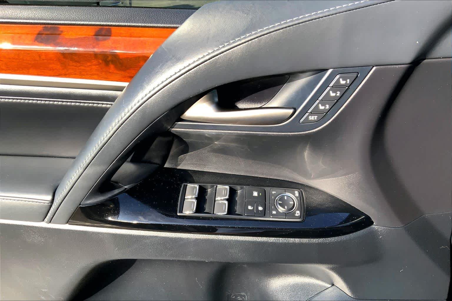 Certified Used 2019 Black Onyx Lexus  image 33