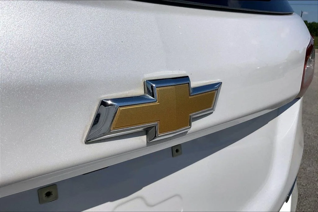 Used 2018 Beige Chevrolet Premier image 27