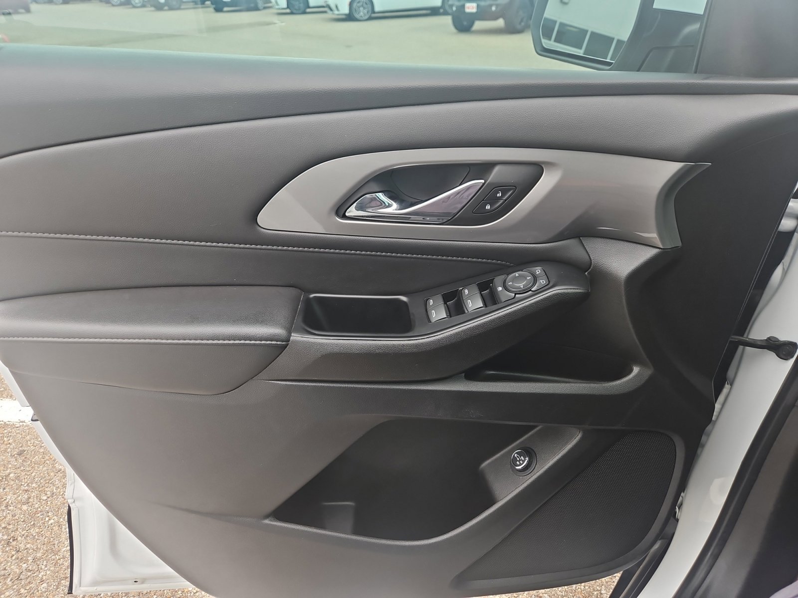 Used 2023 Summit White Chevrolet LT Cloth image 24