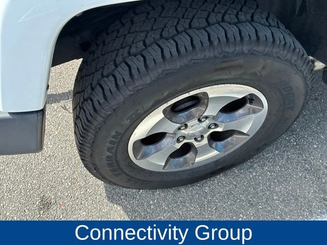 Used 2018 White Jeep Unlimited Sahara image 5