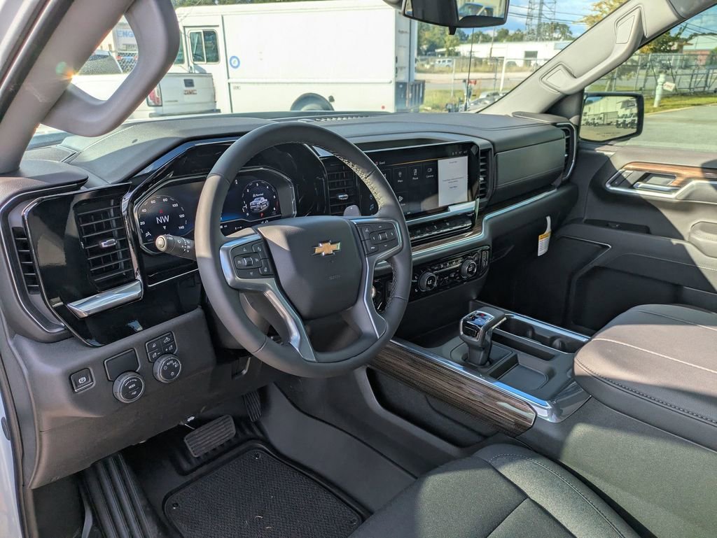 2025 Chevrolet Silverado 1500 LT - Photo 14