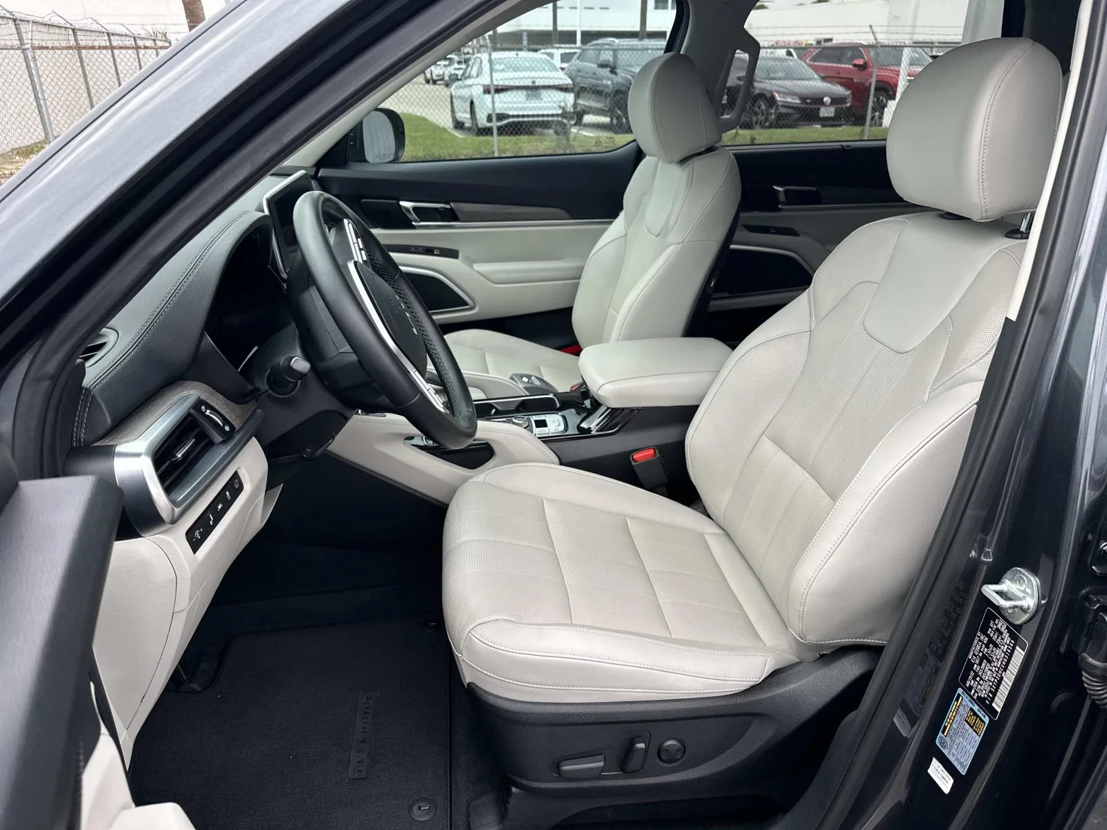 Used 2022 Gravity Grey Kia EX image 11