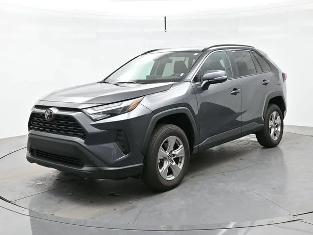 Used 2025 Magnetic Gray Met Toyota XLE image 3