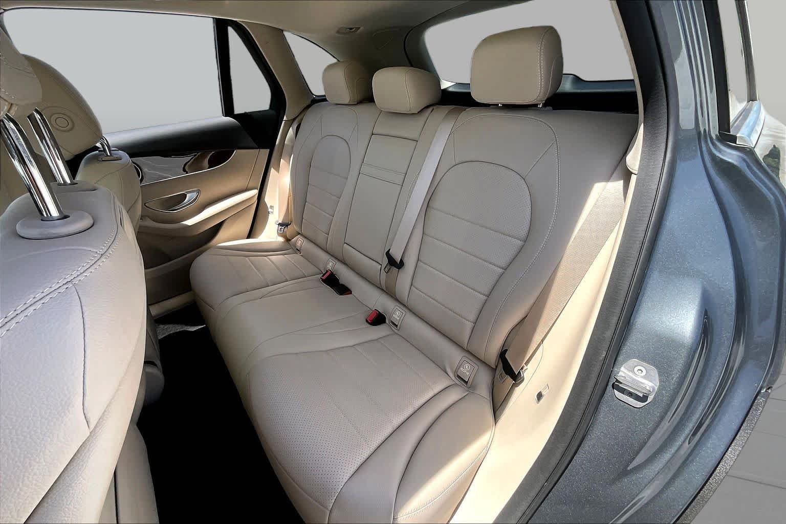 Used 2018 Selenite Grey Metallic Mercedes-Benz GLC 300 image 20
