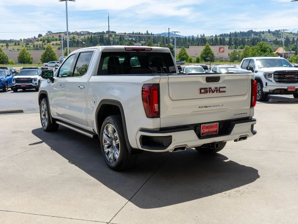 Used 2025 White GMC Denali image 5