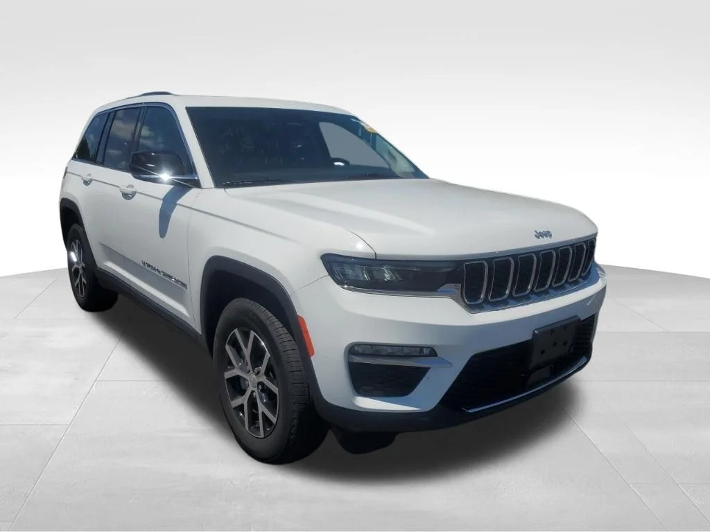 Used 2023 White Jeep Limited image 10