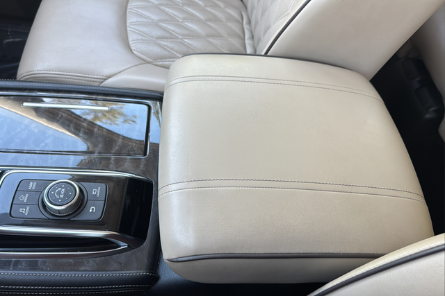 Used 2022 Super Black Nissan Platinum image 19