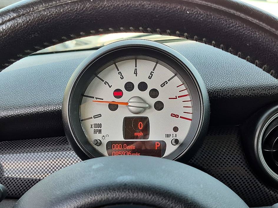 Used 2013 Spice Orange Metallic MINI S image 19