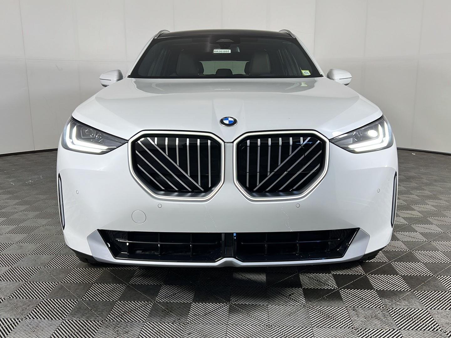 New 2026 Mineral White Metallic BMW 30 xDrive image 5
