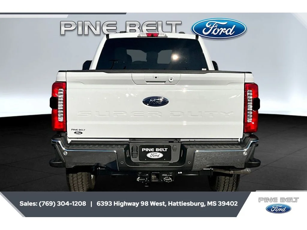 New 2026 Oxford White Ford F-250® XLT image 4