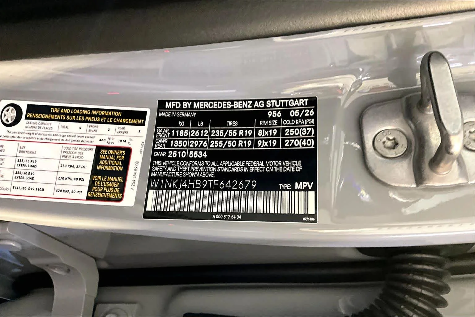 New 2026 MANUFAKTUR Alpine Grey Mercedes-Benz GLC 300 image 12