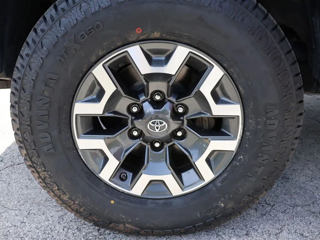 Used 2022 Red Toyota SR5 image 18