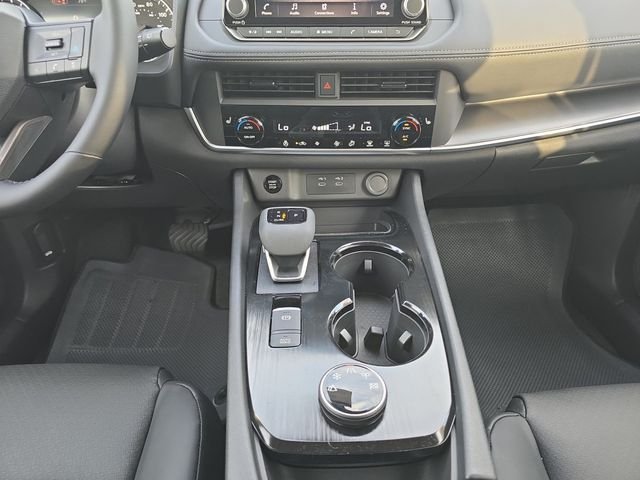 New 2026 Everest White Pearl TriCoat Nissan Dark Armor™ image 3