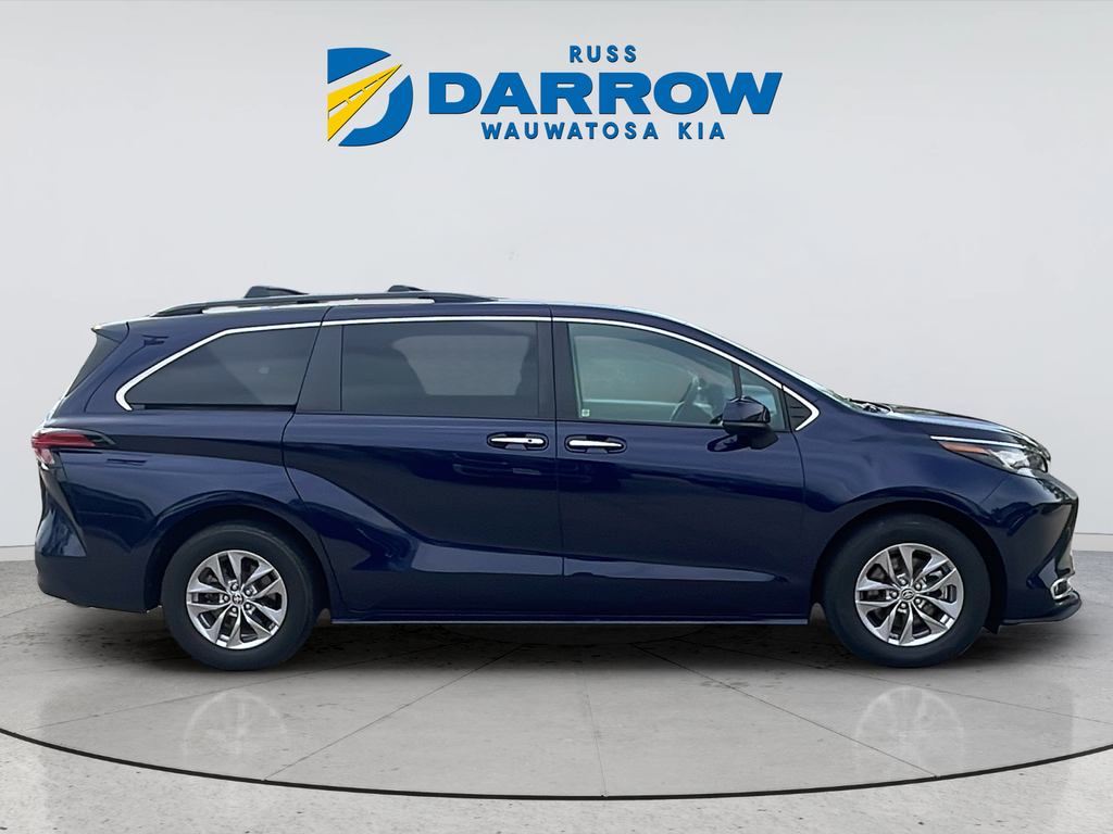 Used 2022  Toyota XLE image 6