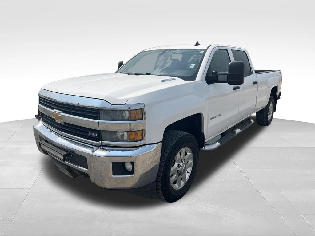Used 2015 White Chevrolet LT image 1