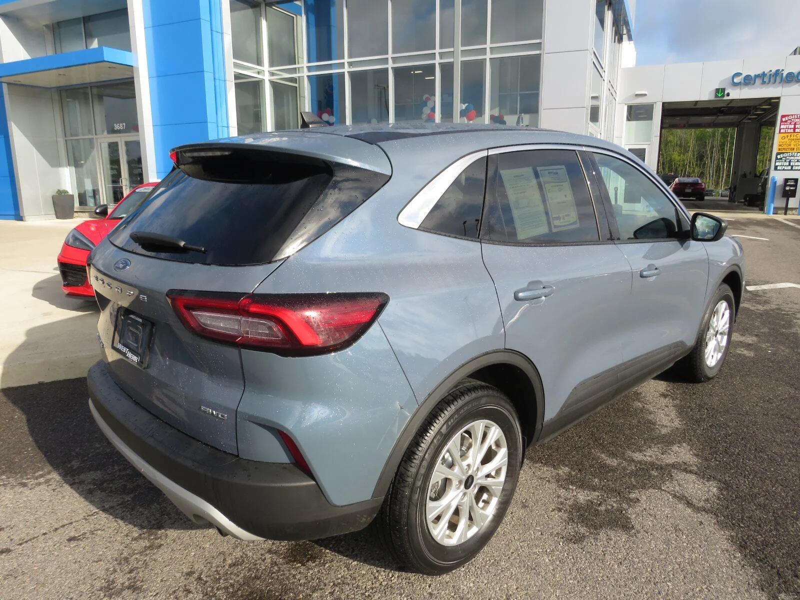 Used 2023 Vapor Blue Metall Ford Active image 5