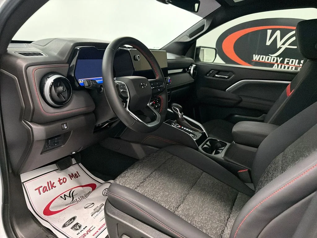Used 2024 White Chevrolet Z71 image 11
