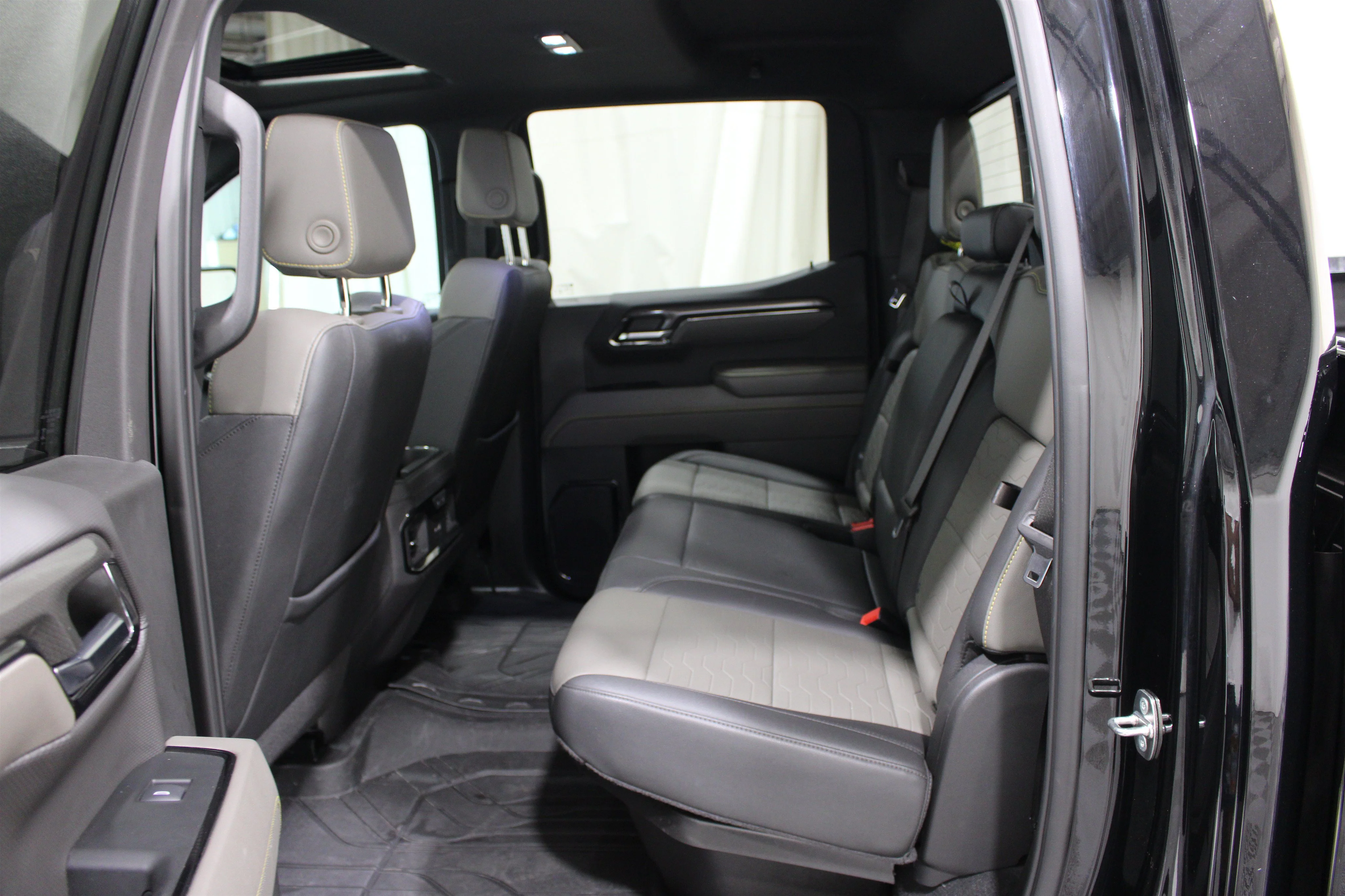 2024 Chevrolet Silverado 1500 ZR2 - Photo 19