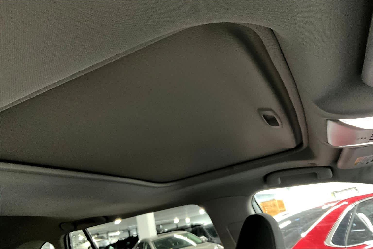 2023 Toyota RAV4 XLE - Photo 13