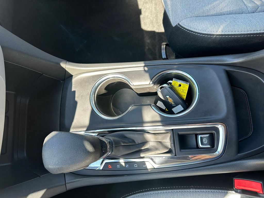 Used 2023 SUMMIT WHITE Chevrolet LS image 30