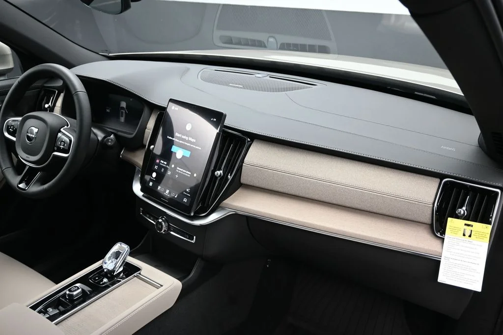 Used 2026 Bright Dusk Volvo Plus image 22