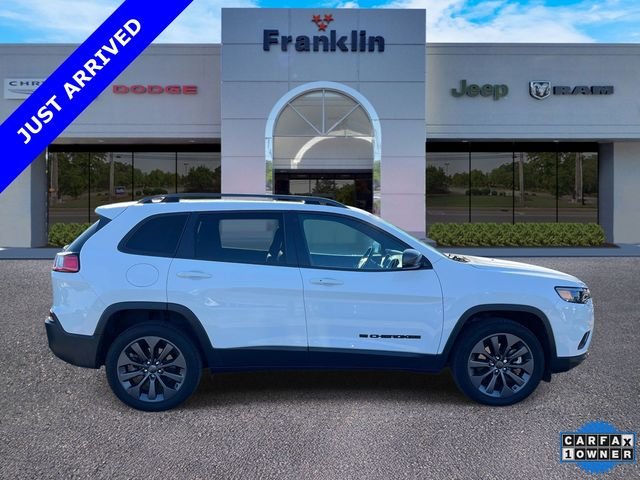 Certified Used 2021 White Jeep Latitude Lux image 3