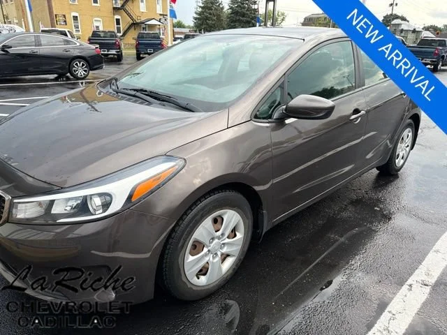 Used 2017 Brown Kia LX image 1