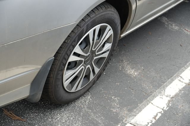 Used 2005  Honda EX image 15