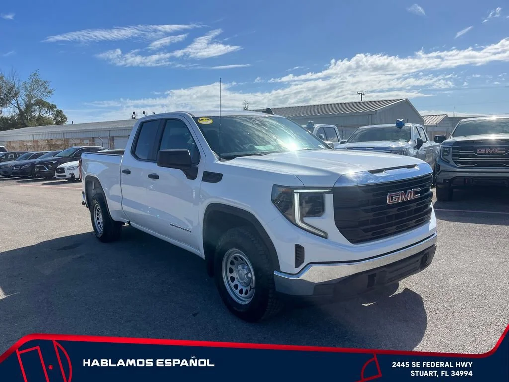 New 2026 Summit White GMC Pro image 2