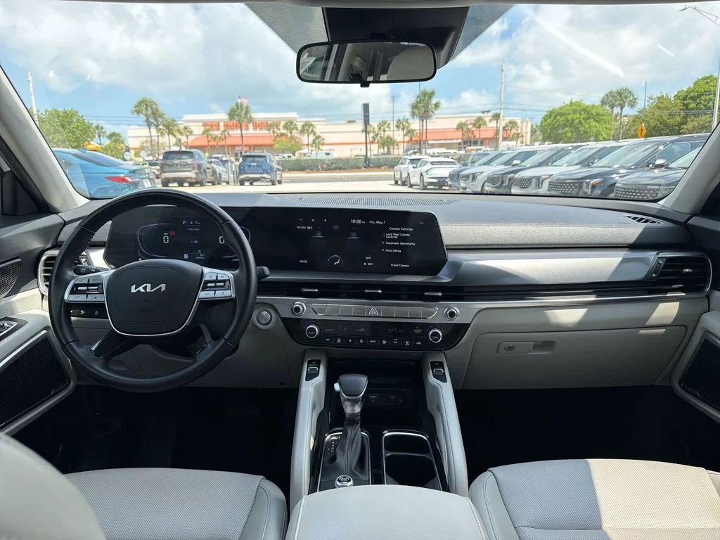 Used 2024 White Kia S image 10