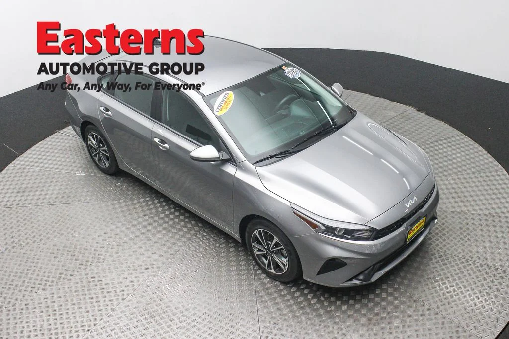 Used 2024 Gray Kia LXS image 3