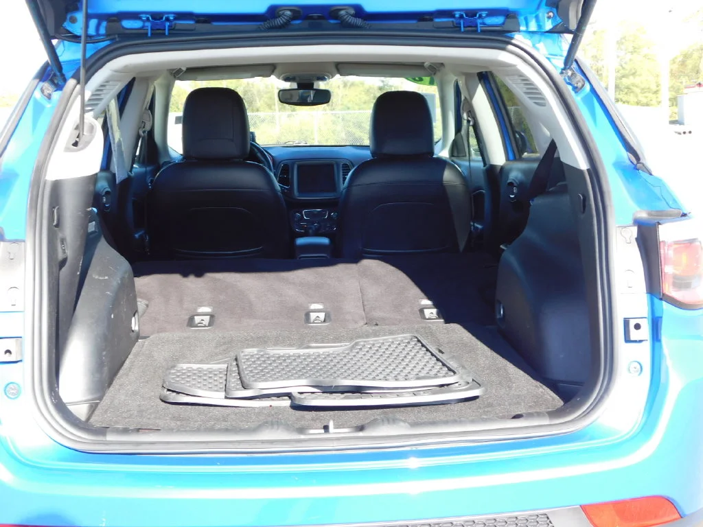 Used 2018 Laser Blue Jeep Trailhawk image 23