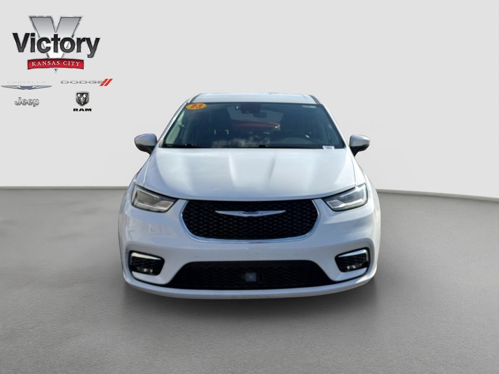 Used 2023 Chrysler Pacifica Touring L with VIN 2C4RC1BGXPR546514 for sale in Kansas City