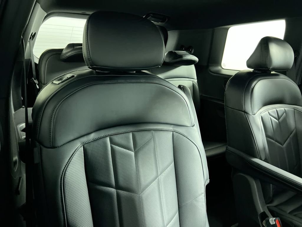 New 2027 Glacial White Pearl Kia X-Line SX image 30