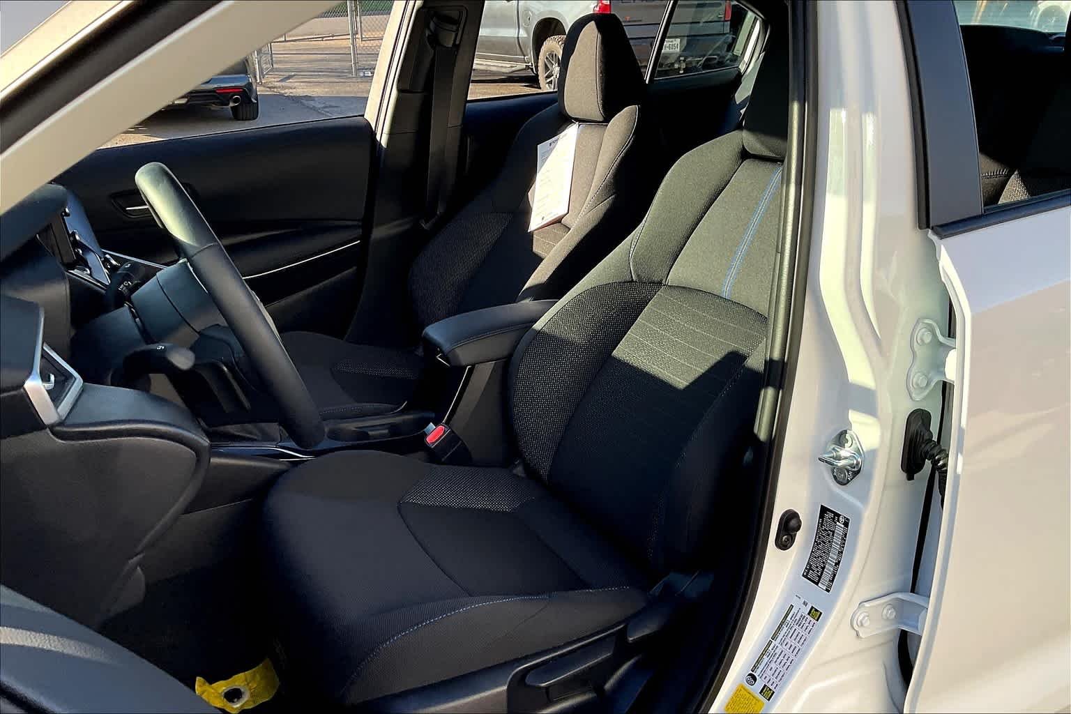 Used 2022 Wind Chill Pearl Toyota SE image 8